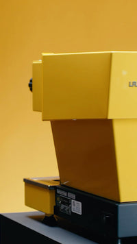 La Marzocco Linea mini R - Pro Touch - Yellow - Ambiance