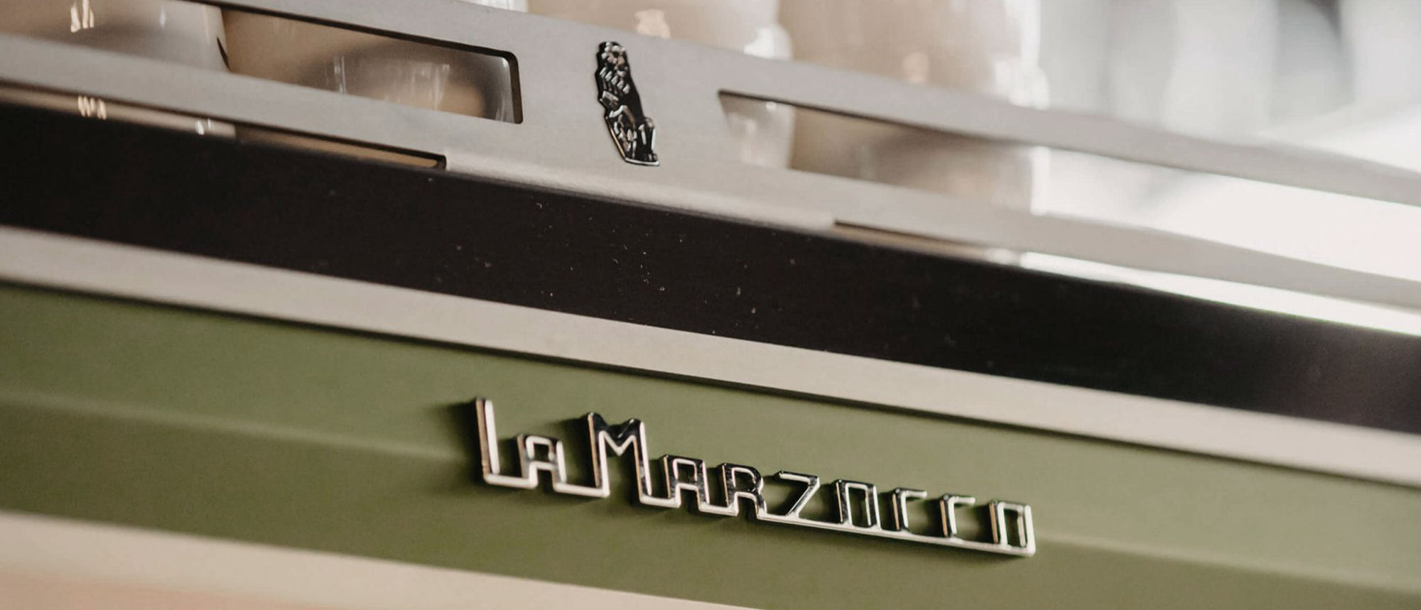 Experience effortless brewing: the innovative La Marzocco KB90 espresso machine