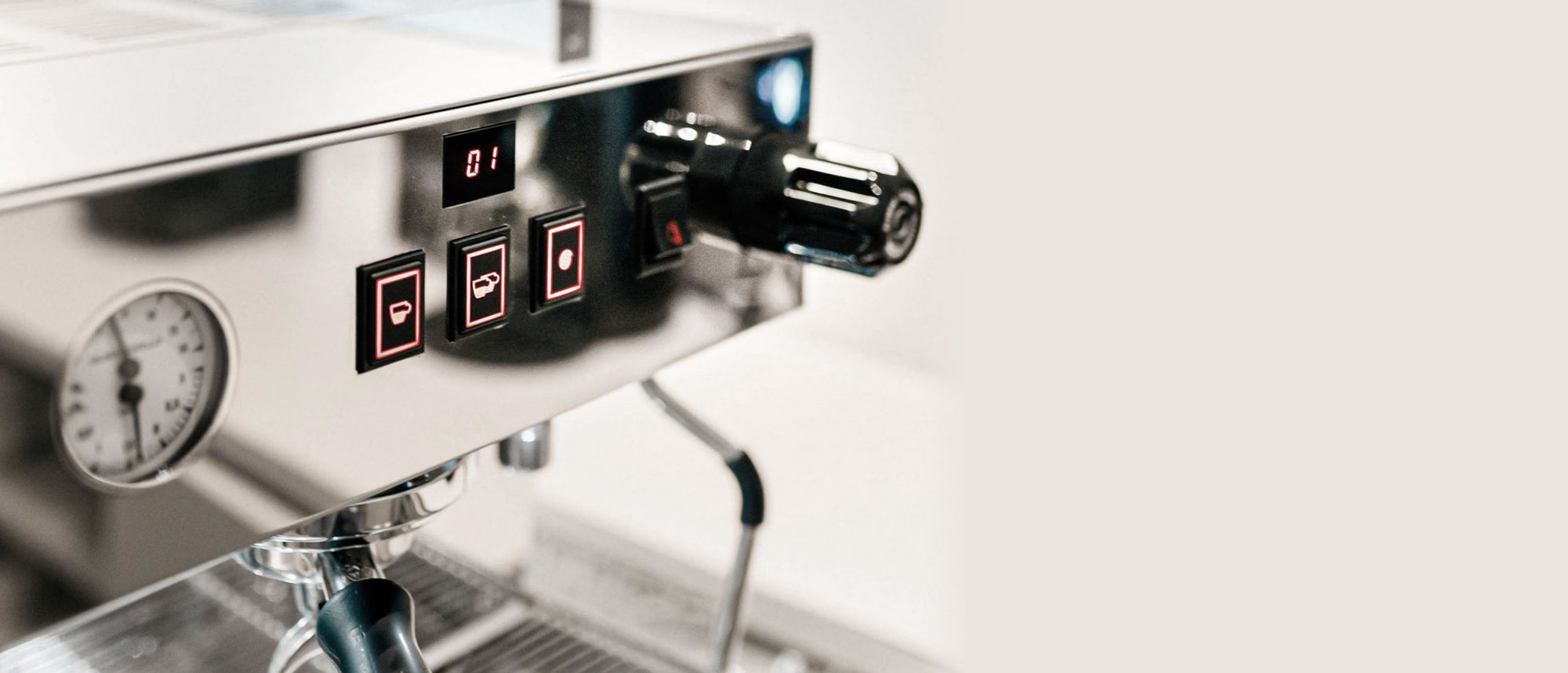 Exploring culinary artistry with the La Marzocco Linea Classic S AV: a detailed review
